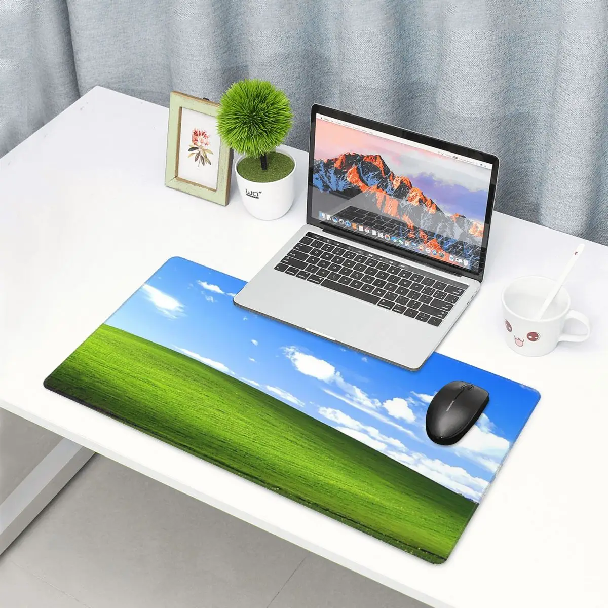 Gaming Accessories Wallpaper - لوحة ماوس كبيرة بتصميم ورق حائط